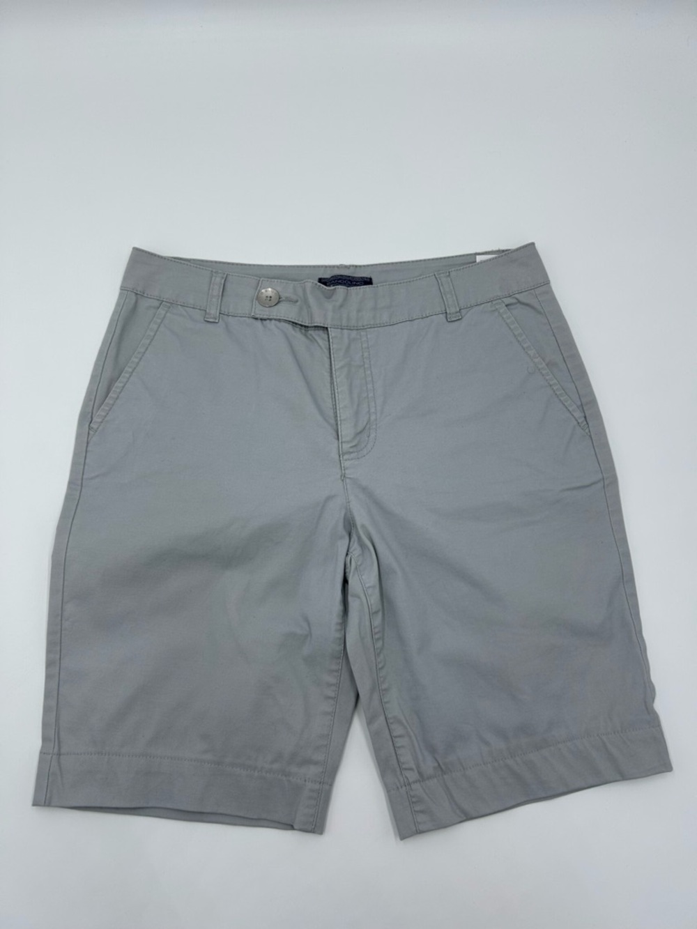Bandolino Light Gray Shorts with Navy Logo Tag